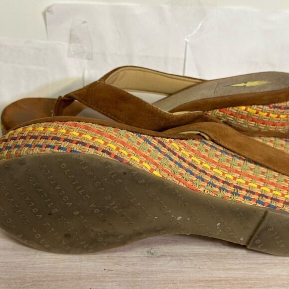 Volatile Brown Wedge Shoes with Cushioned Footbed size 10 very cool - Picture 5 of 6